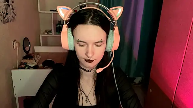 Snapshot of MabelDefina chatting on 05-17-26, 05:07 MabelDefina online show from 05-17-26, 05:07