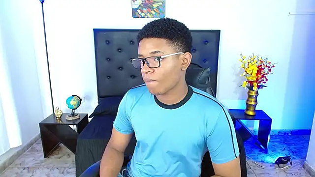 liiam3 online show from 04-08-26, 08:54