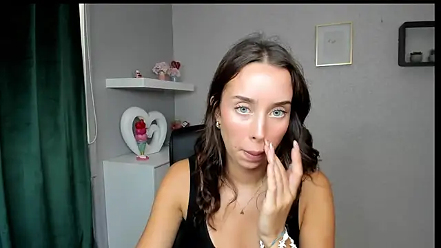 Snapshot of AdeleSolo chatting on 07-14-26, 12:33 AdeleSolo online show from 07-14-26, 12:33