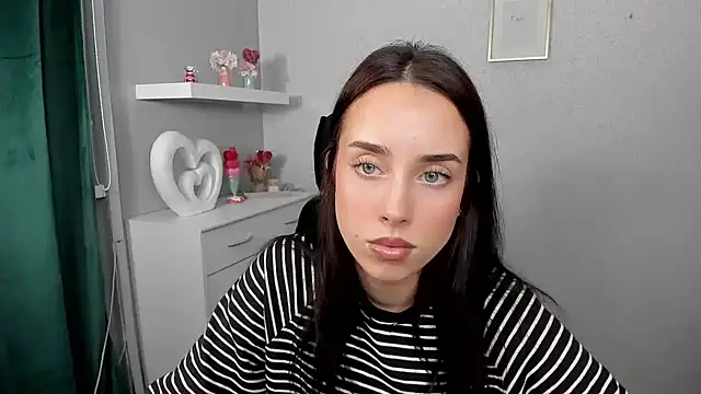 AdeleSolo online show from 04-01-26, 05:31