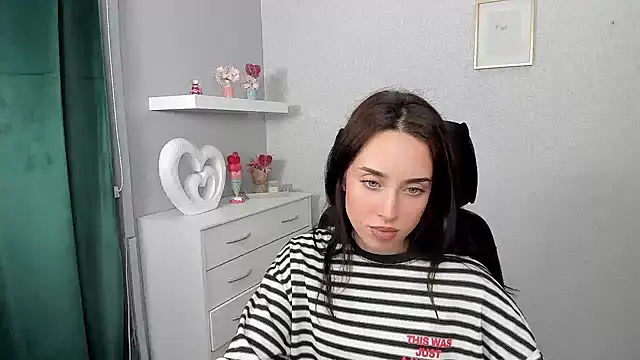 AdeleSolo online show from 03-30-26, 05:42