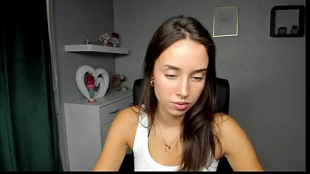 Snapshot of AdeleSolo chatting on 07-25-26, 06:43 AdeleSolo online show from 07-25-26, 06:43