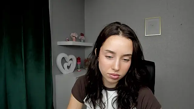 Snapshot of AdeleSolo chatting on 06-04-26, 05:34 AdeleSolo online show from 06-04-26, 05:34