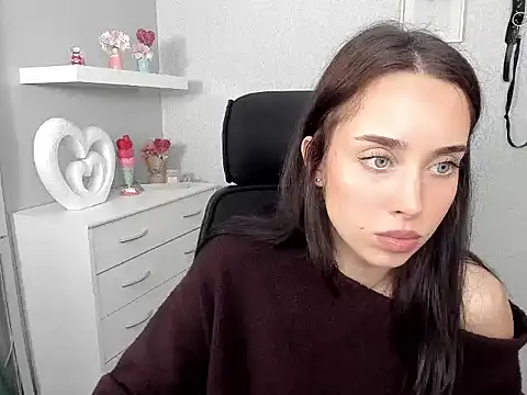 AdeleSolo online show from 03-31-26, 05:42