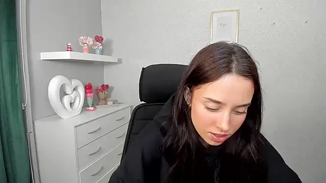 AdeleSolo online show from 03-24-26, 06:35