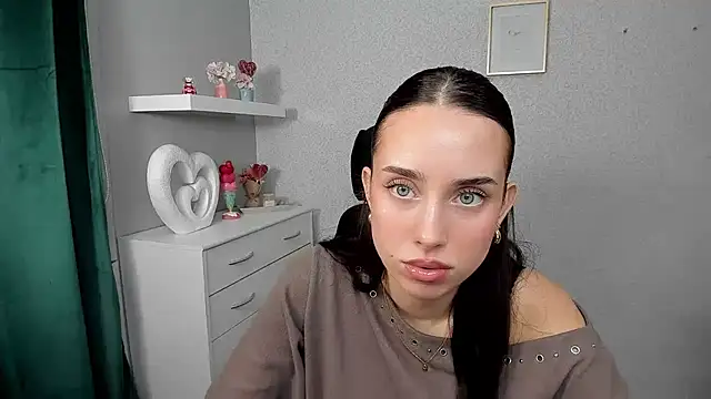 AdeleSolo online show from 04-03-26, 05:36