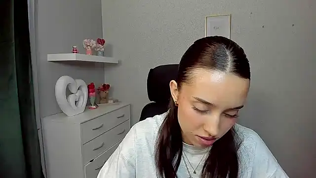 AdeleSolo online show from 04-09-26, 05:42