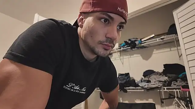 Snapshot of Alejandrosolerxxx chatting on 02-17-26, 03:53 Alejandrosolerxxx online show from 02-17-26, 03:53