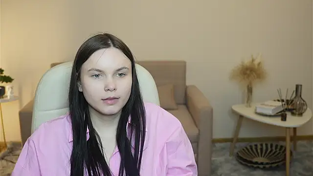 LeilaErcolani online show from 02-17-26, 02:03