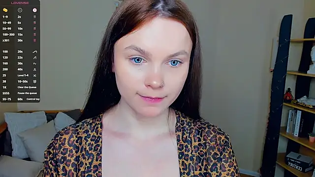 Snapshot of LeilaErcolani chatting on 05-27-26, 08:16 LeilaErcolani online show from 05-27-26, 08:16