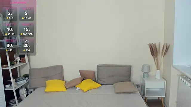Snapshot of LeilaErcolani chatting on 05-14-26, 07:55 LeilaErcolani online show from 05-14-26, 07:55