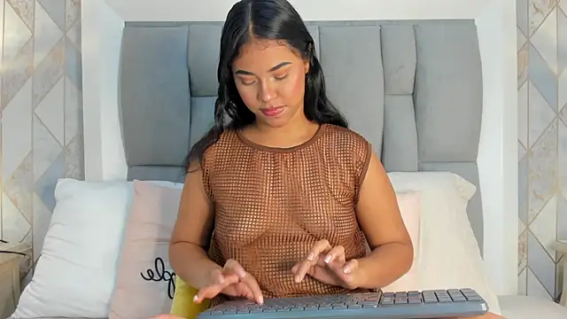 kendall queen   online show from 02-24-26, 11:55