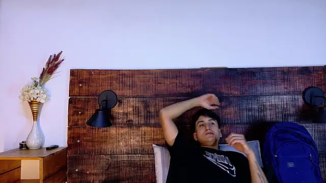 Snapshot of Esmeralda_and_Naim chatting on 03-03-26, 07:32 Esmeralda and Naim online show from 03-03-26, 07:32