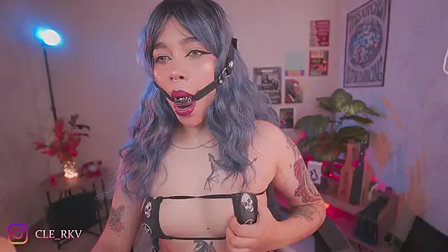 violette clerk1  online show from 03-21-26, 08:35