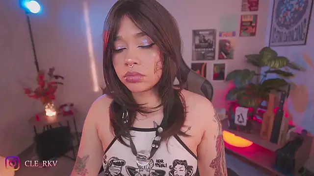 violette clerk1  online show from 03-28-26, 10:22