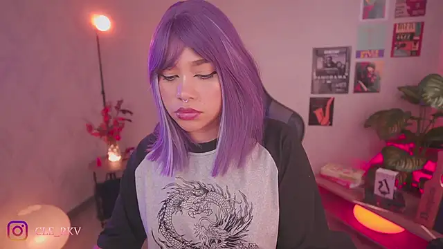 violette clerk1  online show from 04-14-26, 07:30