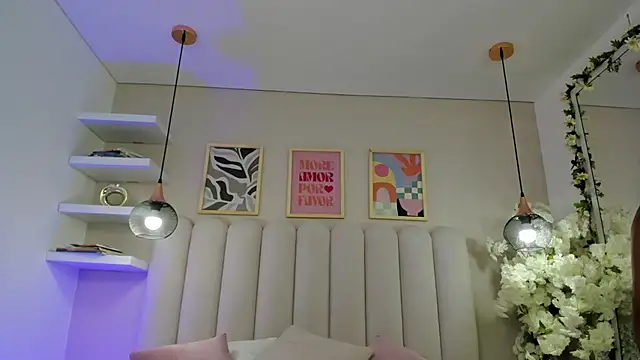 Mia Bailey  online show from 04-07-26, 03:08