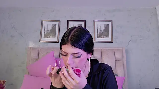 Snapshot of IsabellaRossi chatting on 04-23-26, 05:36 IsabellaRossi online show from 04-23-26, 05:36
