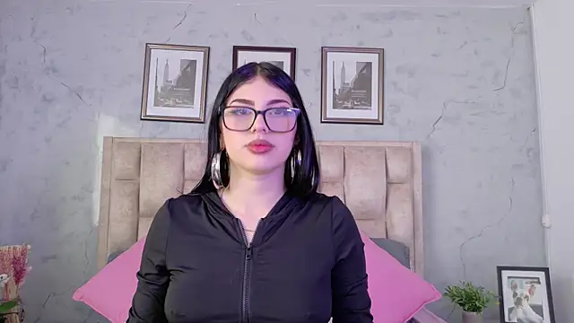 Snapshot of IsabellaRossi chatting on 05-19-26, 06:37 IsabellaRossi online show from 05-19-26, 06:37