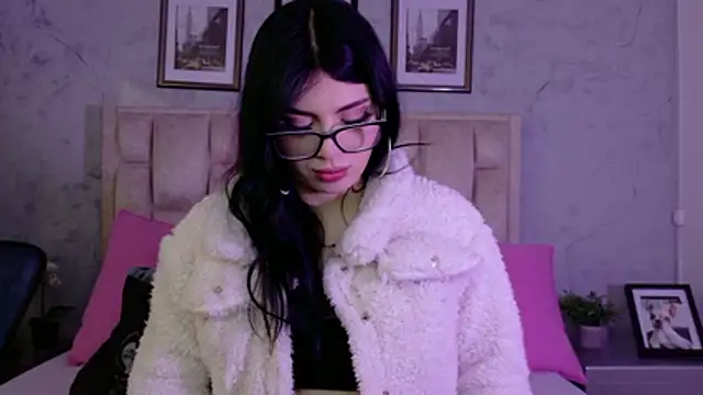 Snapshot of IsabellaRossi chatting on 04-14-26, 05:29 IsabellaRossi online show from 04-14-26, 05:29