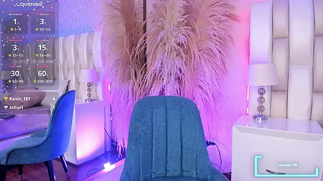 Snapshot of Bella__Peach chatting on 05-15-26, 04:10 Bella Peach online show from 05-15-26, 04:10