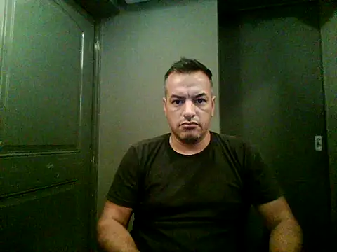 Snapshot of Valenthe26 chatting on 02-19-26, 01:13 Valenthe26 online show from 02-19-26, 01:13