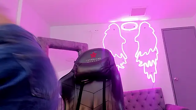 Evelin  thompsson online show from 03-20-26, 03:18