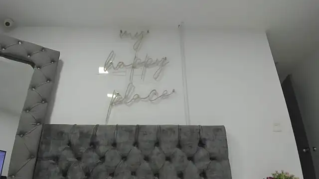 Evelin  thompsson online show from 04-24-26, 04:03