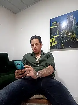 Valentino dominusSex online show from 02-26-26, 09:59