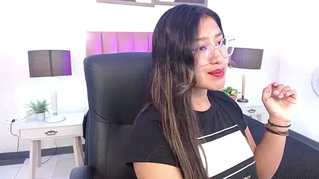 Snapshot of SweetMilie_gh chatting on 02-19-26, 04:09 SweetMilie gh online show from 02-19-26, 04:09