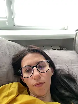 Snapshot of Oliviyalove_ chatting on 06-12-26, 01:42 Oliviyalove online show from 06-12-26, 01:42