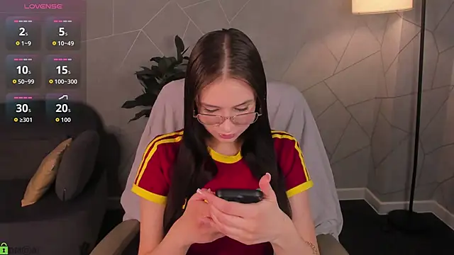 Miaa Hill online show from 04-10-26, 10:55