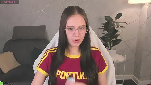 Miaa Hill online show from 04-16-26, 11:33