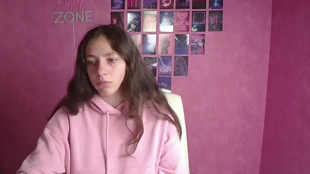 Snapshot of KissMeJulia chatting on 05-14-26, 05:15 KissMeJulia online show from 05-14-26, 05:15