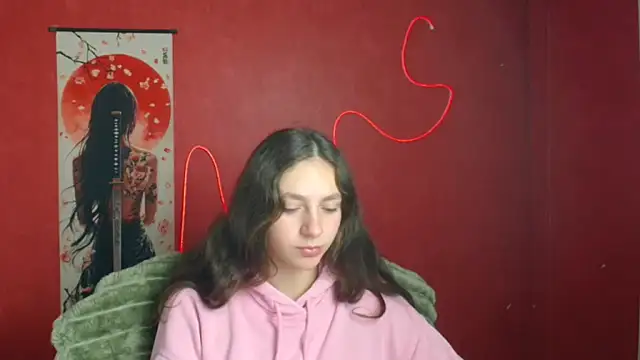Snapshot of KissMeJulia chatting on 05-16-26, 05:28 KissMeJulia online show from 05-16-26, 05:28