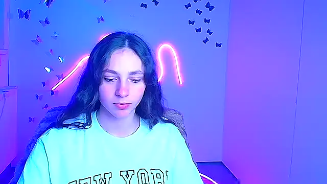 KissMeJulia online show from 03-27-26, 06:42