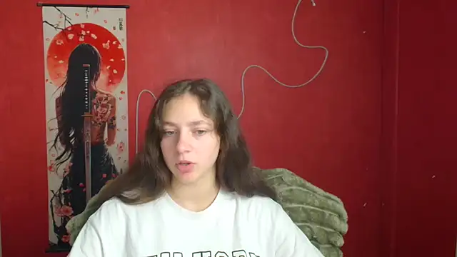 Snapshot of KissMeJulia chatting on 05-18-26, 05:34 KissMeJulia online show from 05-18-26, 05:34
