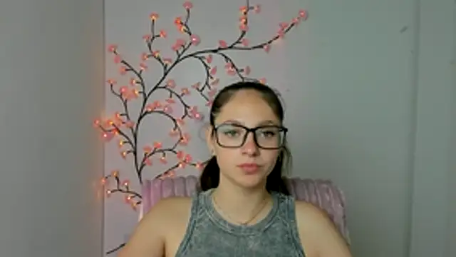 Snapshot of KissMeJulia chatting on 06-16-26, 11:10 KissMeJulia online show from 06-16-26, 11:10