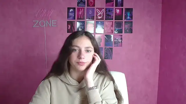 Snapshot of KissMeJulia chatting on 05-15-26, 05:27 KissMeJulia online show from 05-15-26, 05:27
