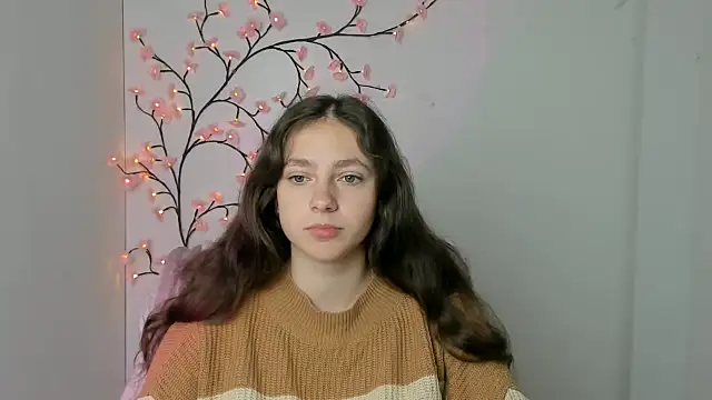 Snapshot of KissMeJulia chatting on 05-17-26, 05:18 KissMeJulia online show from 05-17-26, 05:18