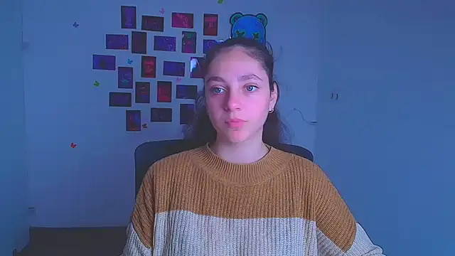 KissMeJulia online show from 03-26-26, 12:36