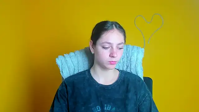 Snapshot of KissMeJulia chatting on 05-21-26, 05:38 KissMeJulia online show from 05-21-26, 05:38