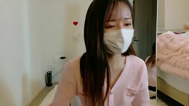 Snapshot of maichan_v chatting on 02-28-26, 01:44 maichan v online show from 02-28-26, 01:44