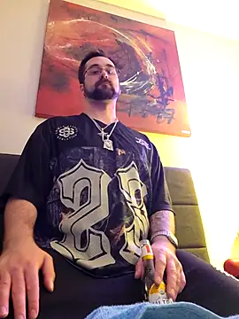 LargeLith online show from 03-28-26, 09:16