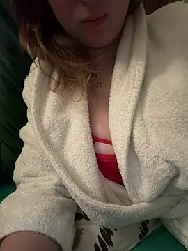 Snapshot of Frenchgirl45 chatting on 03-01-26, 09:26 Frenchgirl45 online show from 03-01-26, 09:26