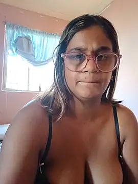 indianstrawberrylips4u online show from 07-27-26, 10:55
