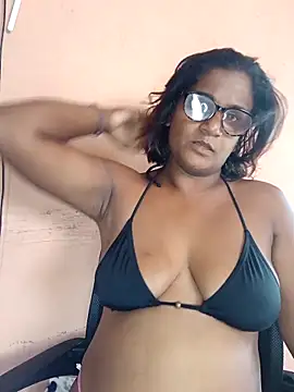 indianstrawberrylips4u online show from 04-01-26, 12:39