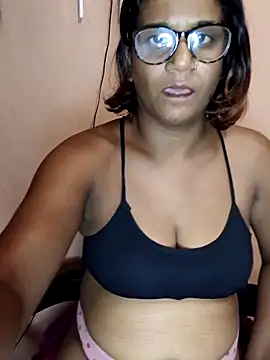 indianstrawberrylips4u online show from 03-29-26, 08:43