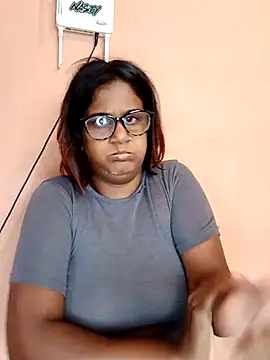 indianstrawberrylips4u online show from 03-03-26, 07:04