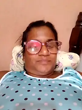 indianstrawberrylips4u online show from 03-12-26, 05:06